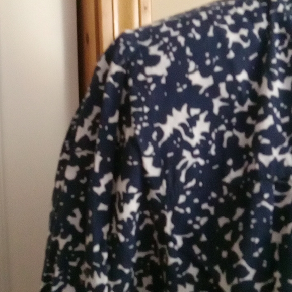 Ann Taylor floral top - Picture 3 of 5